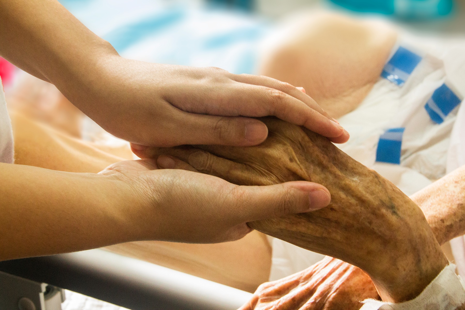 Who pays for hospice care at home?